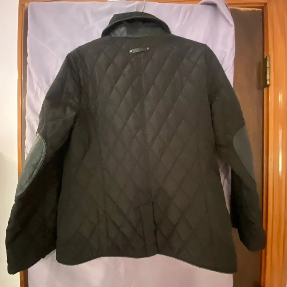 Beautiful button down jacket - Picture 7 of 8